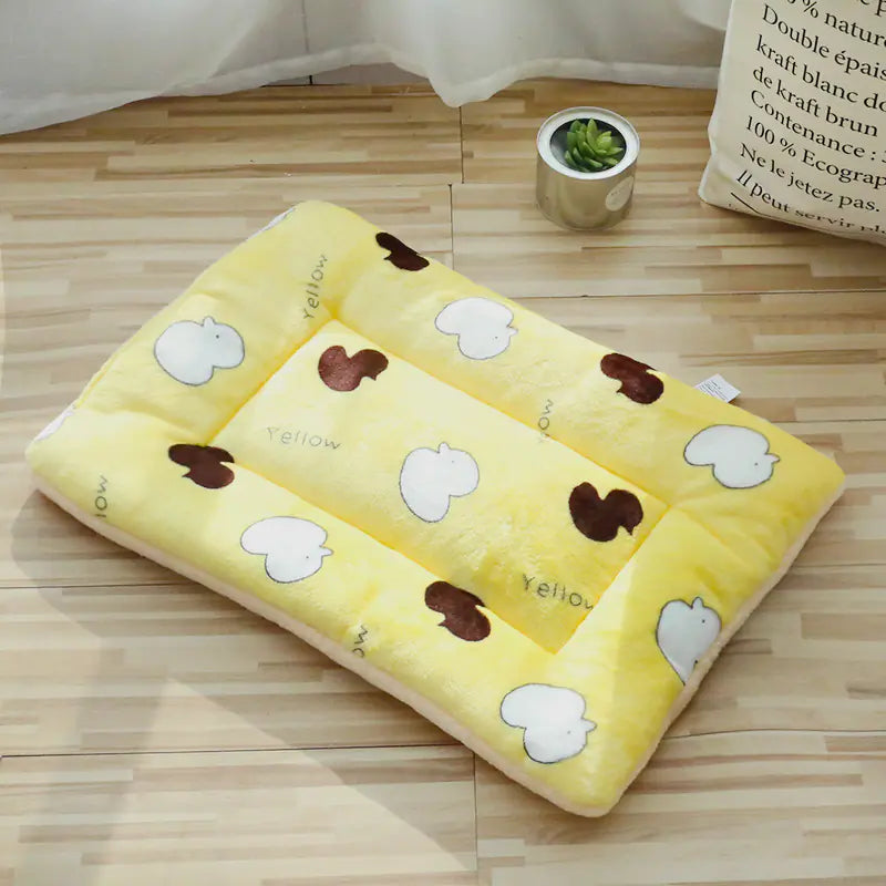 Thick Plush Cat Bed and Dog Blanket with Warm Padding