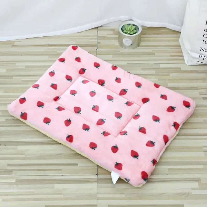 Thick Plush Cat Bed and Dog Blanket with Warm Padding