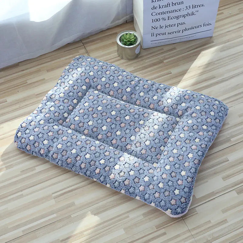 Thick Plush Cat Bed and Dog Blanket with Warm Padding