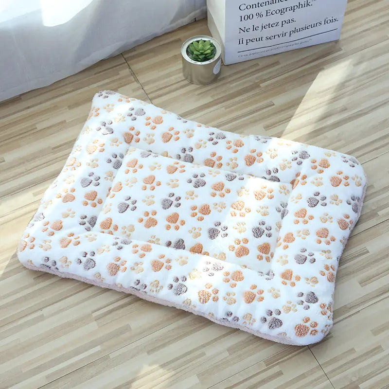 Thick Plush Cat Bed and Dog Blanket with Warm Padding