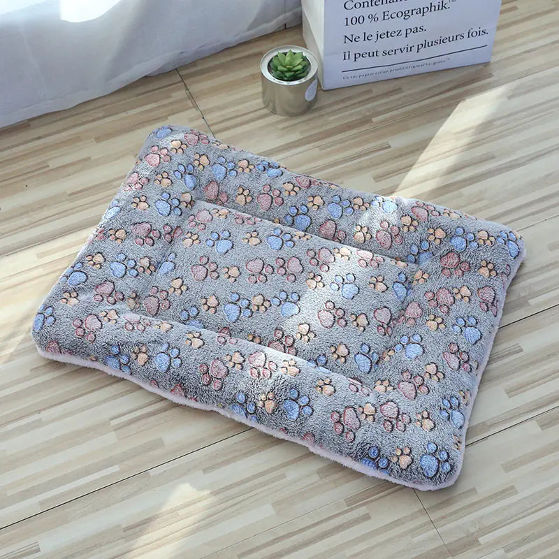 Thick Plush Cat Bed and Dog Blanket with Warm Padding
