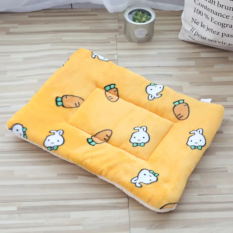 Thick Plush Cat Bed and Dog Blanket with Warm Padding